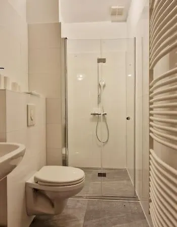 Apartamento Xxl In Leipzig, Bis 14 Personen, Selbst Check-in