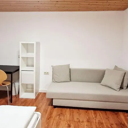 Xxl In Leipzig, Bis 14 Personen, Selbst Check-in