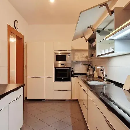 Xxl In Leipzig, Bis 14 Personen, Selbst Check-in * Leipzig