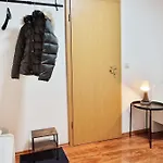 Xxl In Leipzig, Bis 14 Personen, Selbst Check-in Apartment