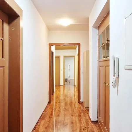 Xxl In Leipzig, Bis 14 Personen, Selbst Check-in דירה