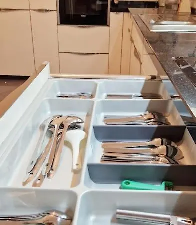 Grosse, Geraeumige Fuer Bis Zu 14 Personen! Apartment *