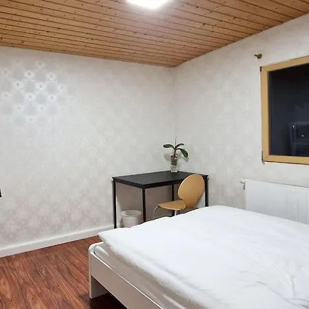 Apartment Grosse, Geraeumige Fuer Bis Zu 14 Personen! Leipzig